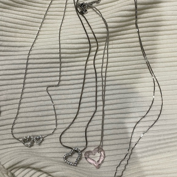 3 heart necklaces and one extra chain - Picture 3 of 5